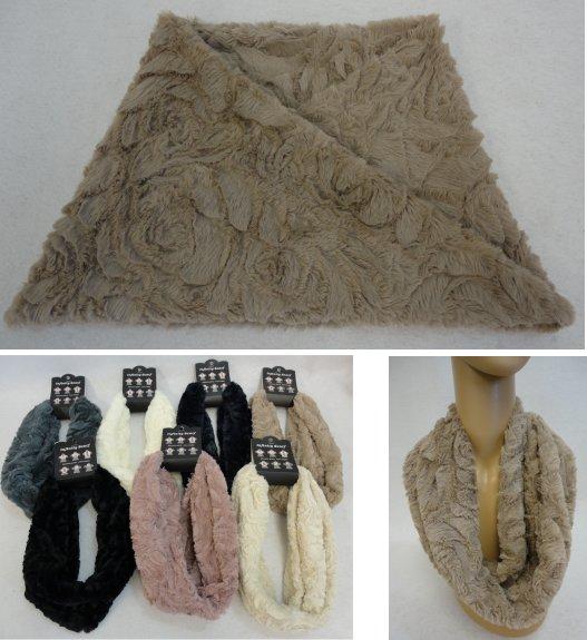SC7136CL Plush Infinity Scarf [Rose Pattern] image