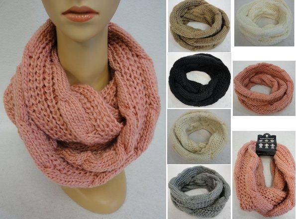 Knitted Infinity Scarf [Lg Cable Knit] image