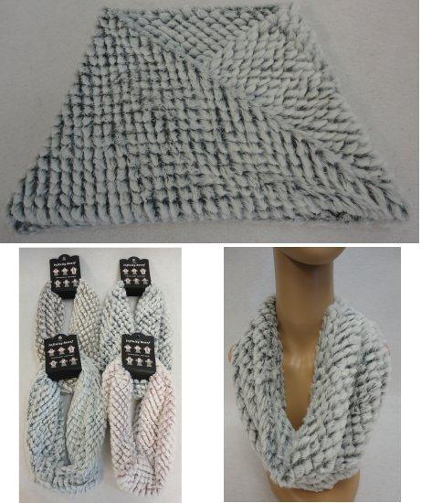 Plush Infinity Scarf [Diamond Pattern] image