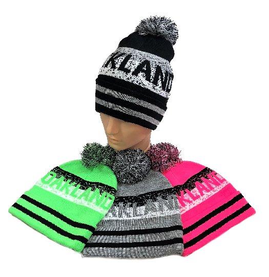 WN5821CL Pompom Knit Hat [OAKLAND] Pixelated image