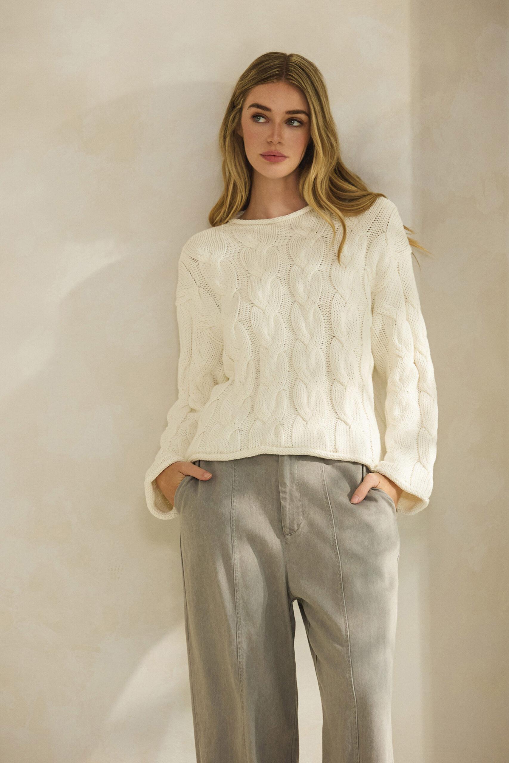 MTS1162 - Cable knit sweater image