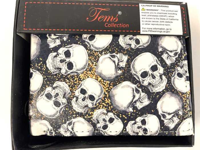 Men's Bi-Fold Faux Leather Wallet - Skull Pattern image
